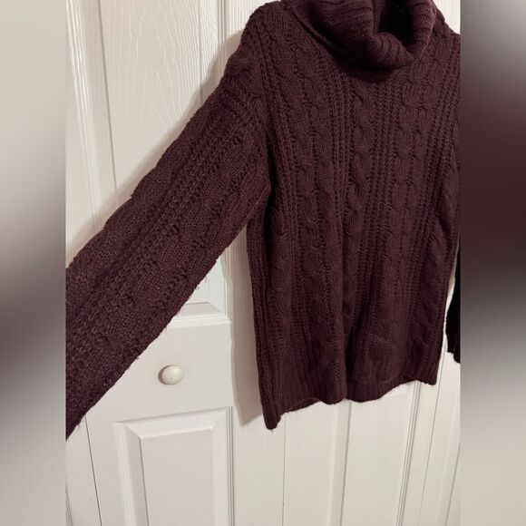 Charlotte Russe Burgundy Cable Knit Turtleneck Sweater – Size M - Picture 2 of 5